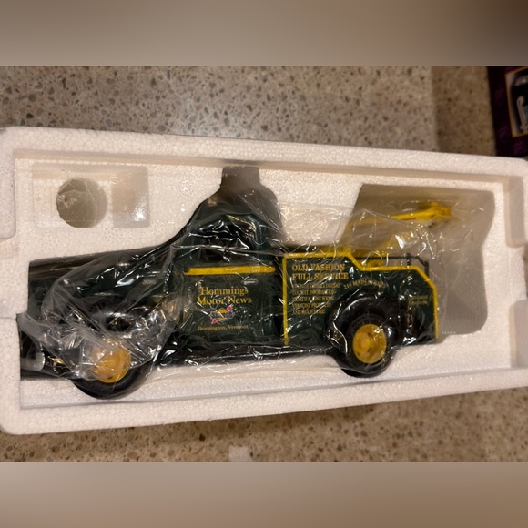 ERTL HEMMINGS MOTOR NEWS 1940 FORD TOW TRUCK WRECKER Weaver Crane DIECAST 1:25 - Picture 7 of 15